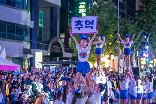 경연 퍼레이드가 열리고 있다. /전남광주시 제공 
